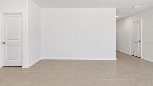 Foto del edificio - 2461 Hallow Gdn Rd
