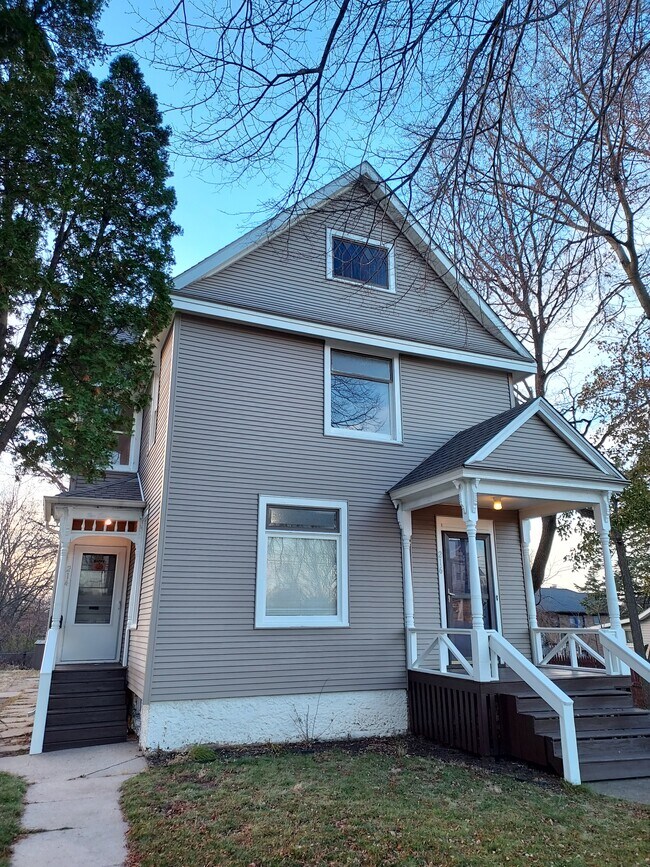 214/216 Summit St. - 214 Summit St