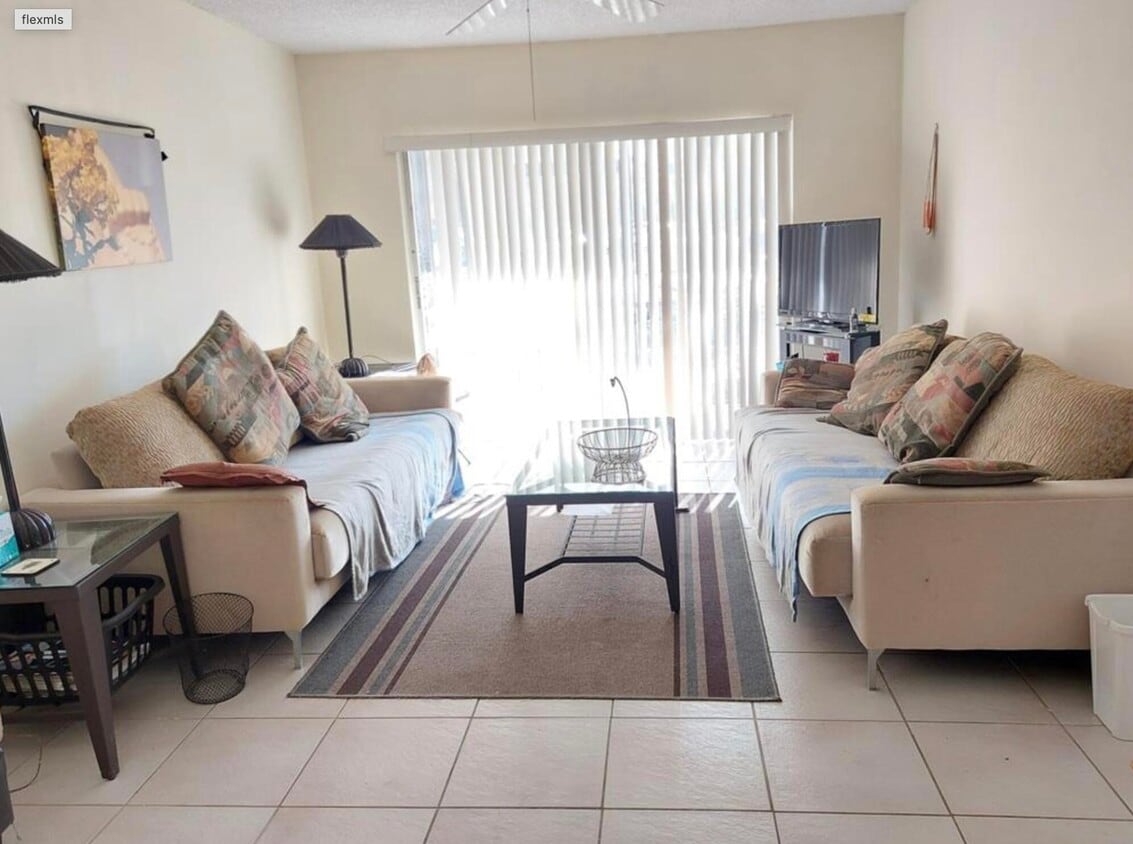 Foto principal - 450 NW 20th St