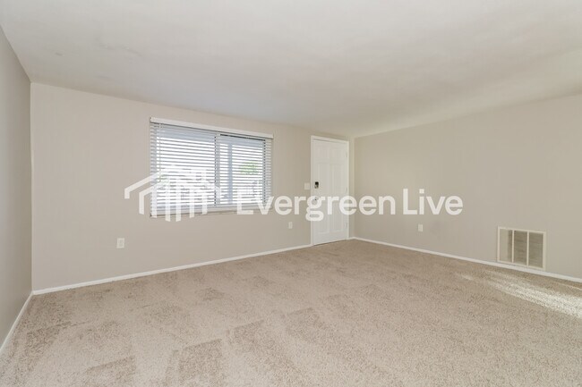 Foto del edificio - 3430 Peterborough St