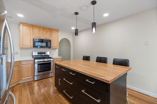 Building Photo - 3057 Serenity Ln