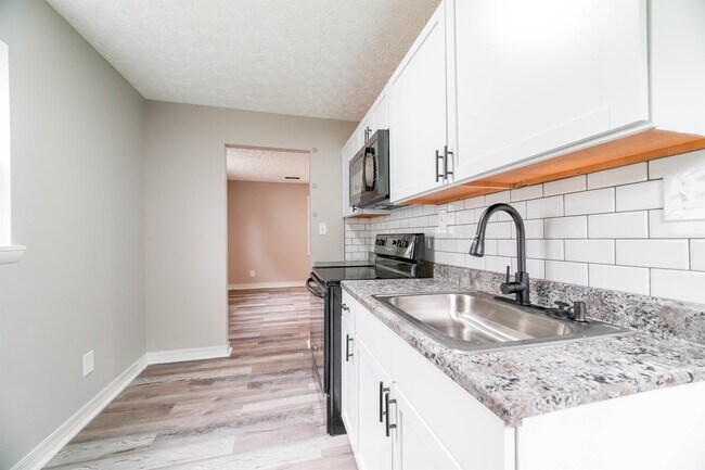 Foto del edificio - 1077 S Hampton Rd