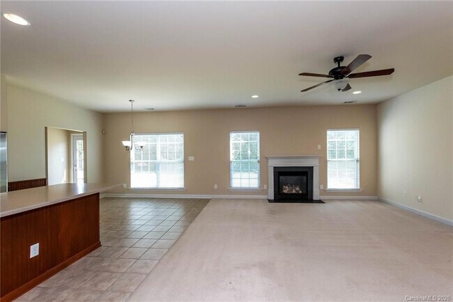Building Photo - 3215 Shadowy Retreat Dr