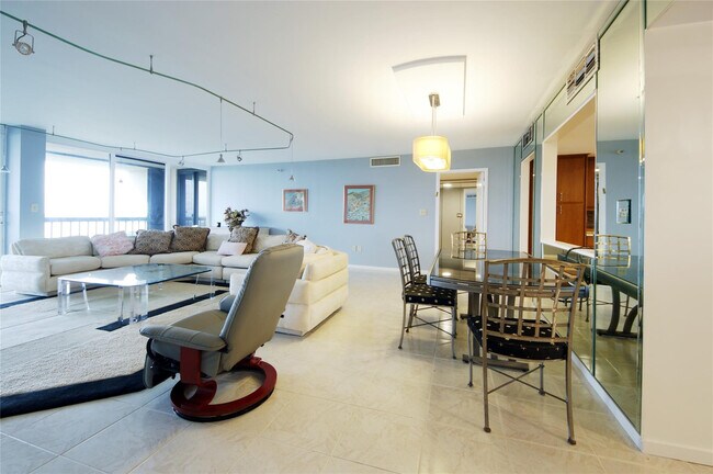 Building Photo - 2480 Presidential Way