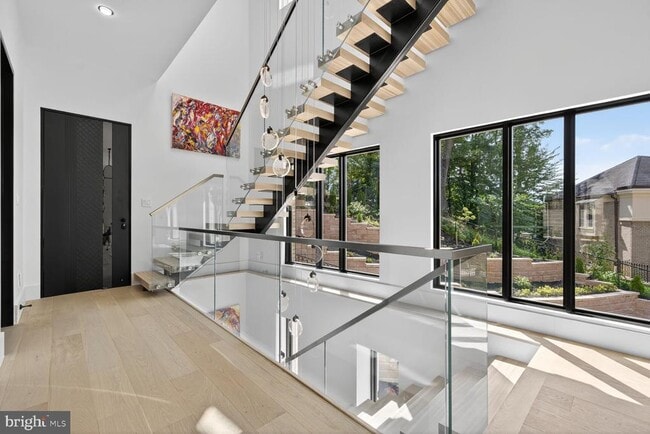 Building Photo - 4509 Foxhall Cres NW