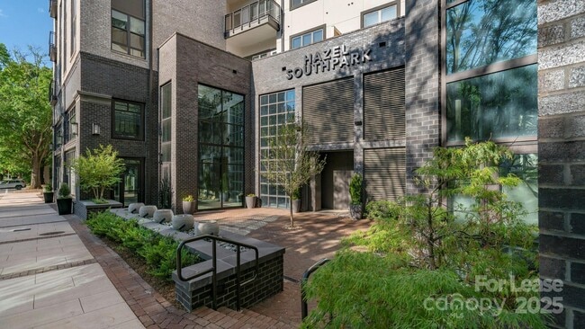 Building Photo - 4401 Barclay Downs Dr