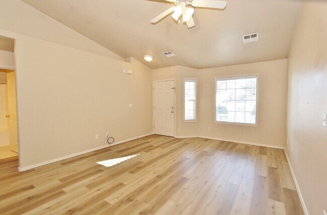 Foto del edificio - Immaculate Single-Level Home