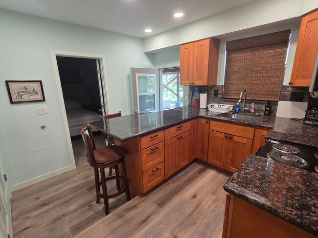 Foto del edificio - 23369 Shadybrook Dr