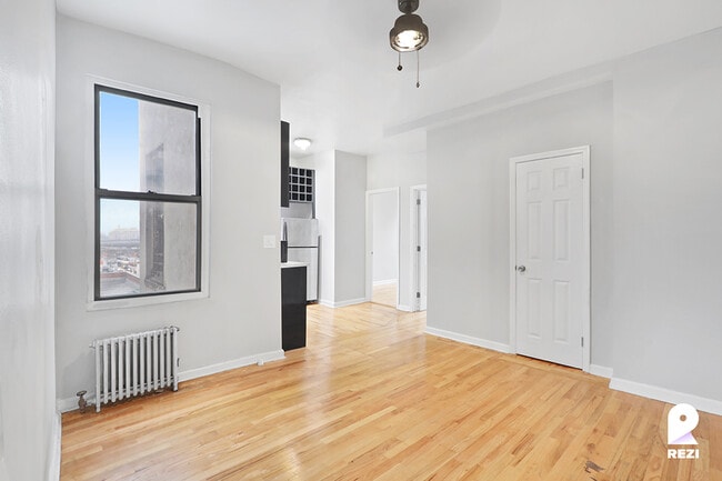 Building Photo - 665 Lenox Ave
