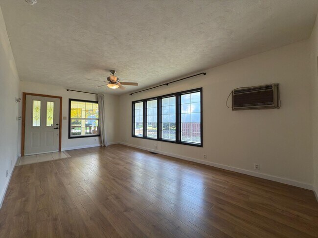 Foto del edificio - 8907 E Boone Ave