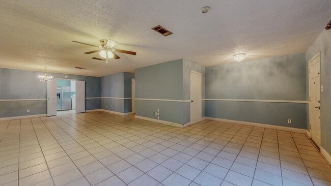 Building Photo - 349 Pinchback Rd