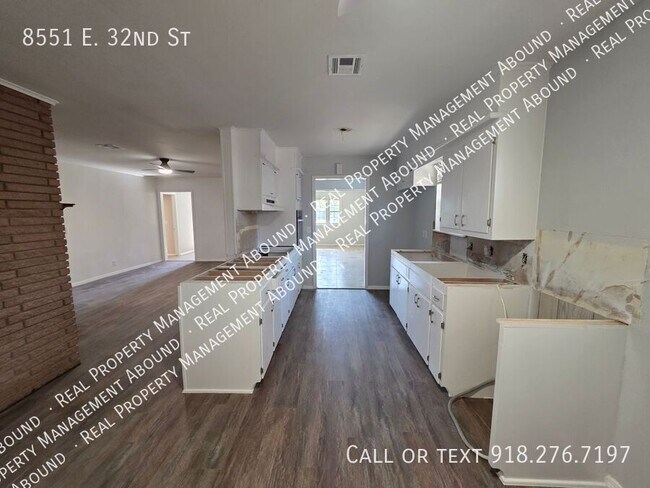 Foto del edificio - 8551 E 32nd St