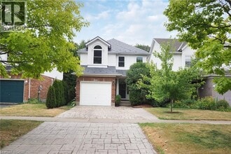 Building Photo - 255 Pineland Pl