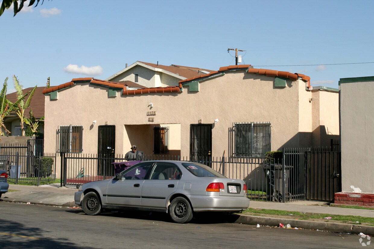 Primary Photo - 1138 Gardenia Ave
