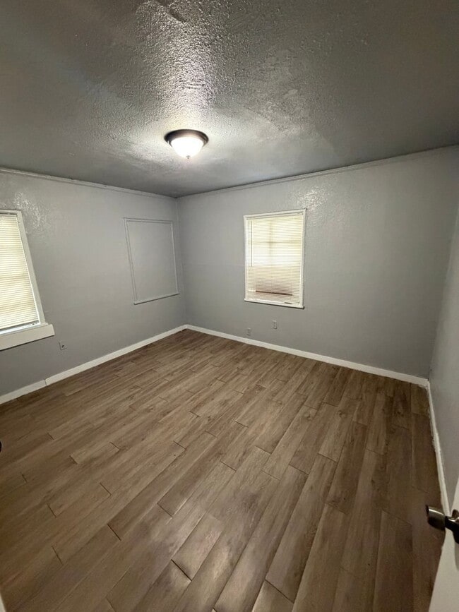 Building Photo - Single-Family Home Available in 76107