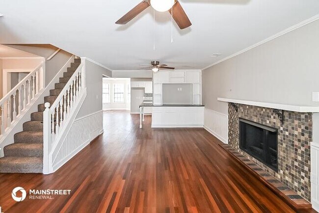 Building Photo - 233 E White Rd, Collierville, TN 38017