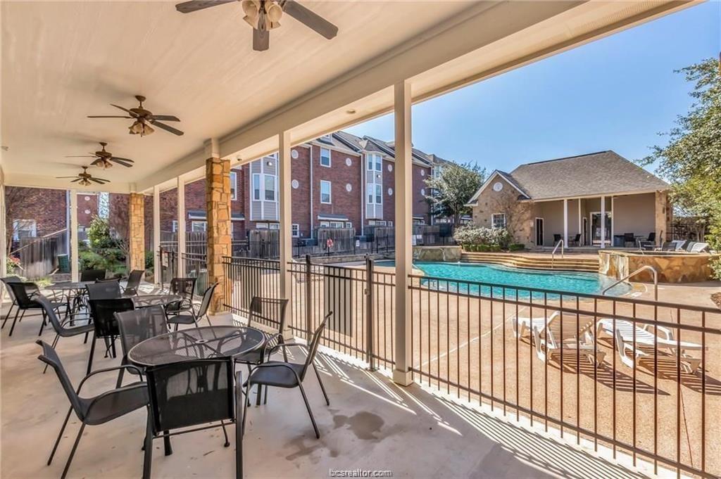 Foto principal - 305 Holleman Dr E