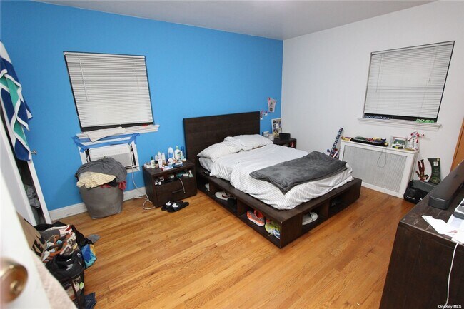 Building Photo - 81-53 Utopia Pkwy