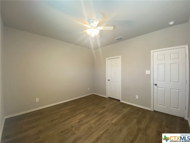 Building Photo - 621 Jennifer Cv