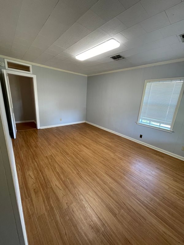 Building Photo - 208 St George St