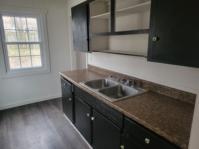 Foto del edificio - 3 bedroom home for rent