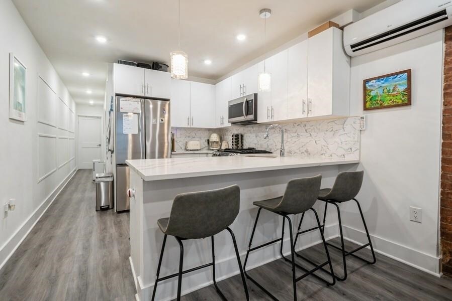 Foto principal - 1028 Hudson St