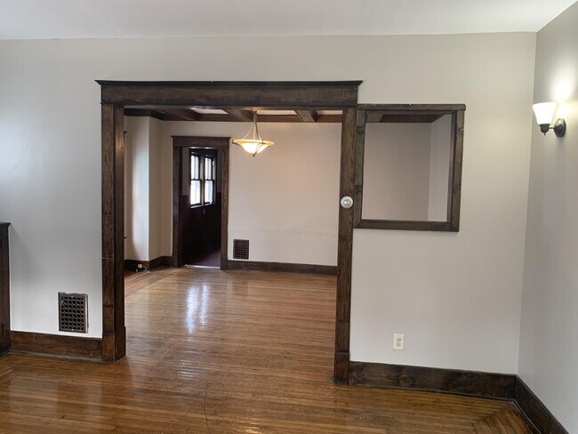 Building Photo - 28 Hedley Pl