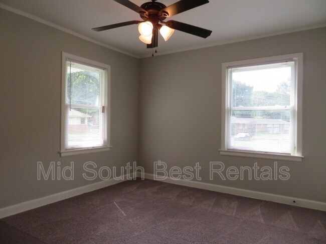 Foto del edificio - 420 Bonita Dr