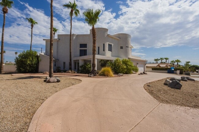 Building Photo - 2320 Snead Dr