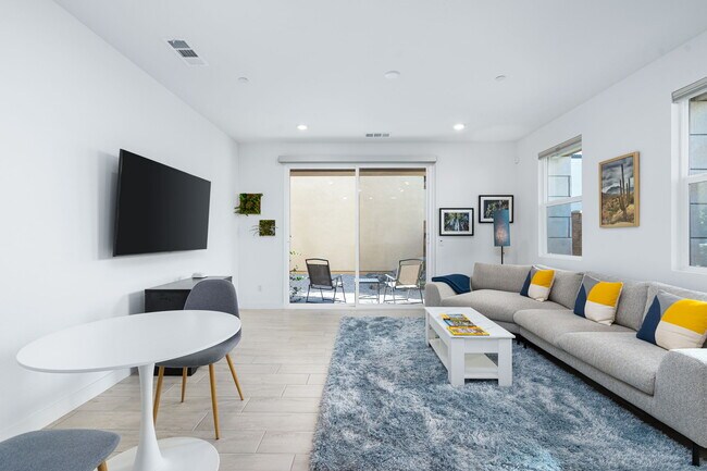 Building Photo - 76290 Johns Hopkins Dr