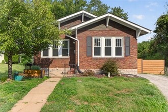 Building Photo - 423 Heman Dr