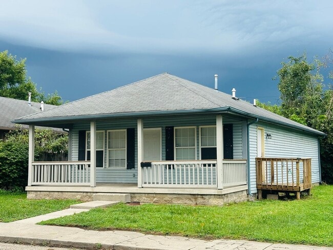 Photo - 746 Edgemont Ave House