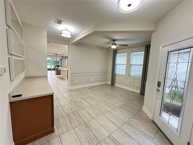 Building Photo - 3302 Sagebrush St