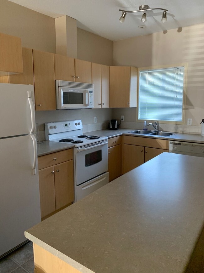 Building Photo - 2 Bed 2 Bath Unit in Fort Mcmurray, AB