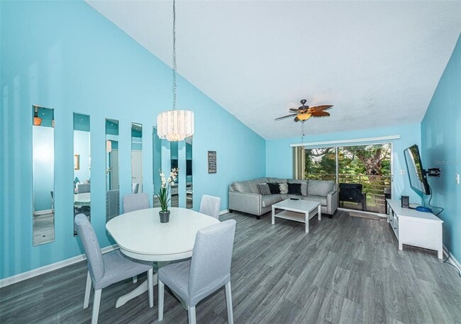 Building Photo - 6077 Bahia Del Mar Blvd S