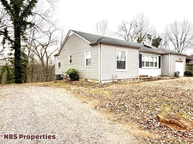 Building Photo - 602 Lookout Ct SE