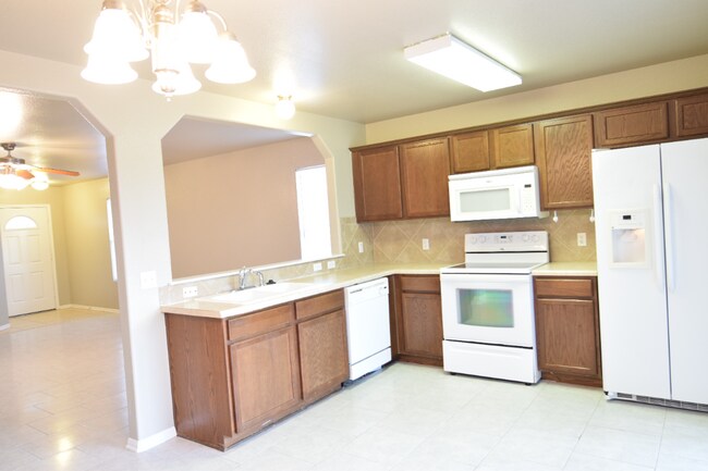 Foto del edificio - 6702 Taree Loop