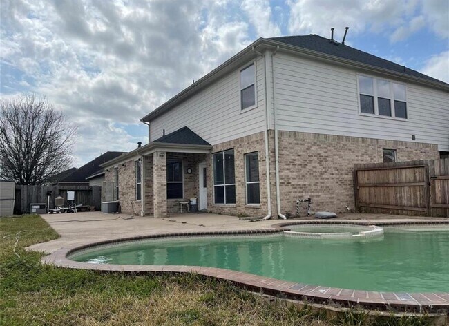 Building Photo - 15130 Live Oak Bend Way