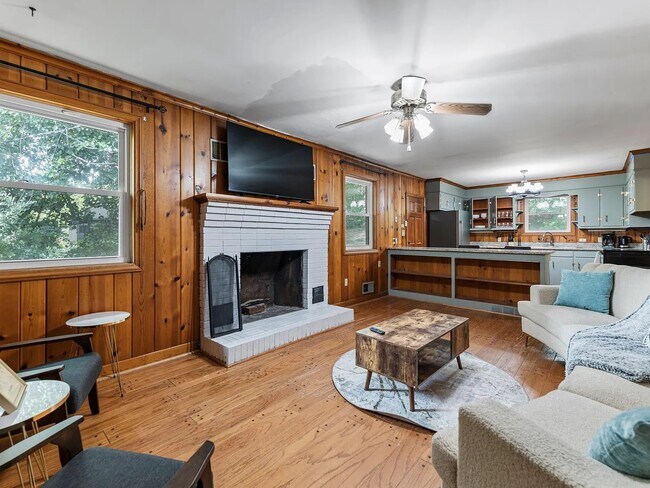 Building Photo - 4140 Timberlane Dr