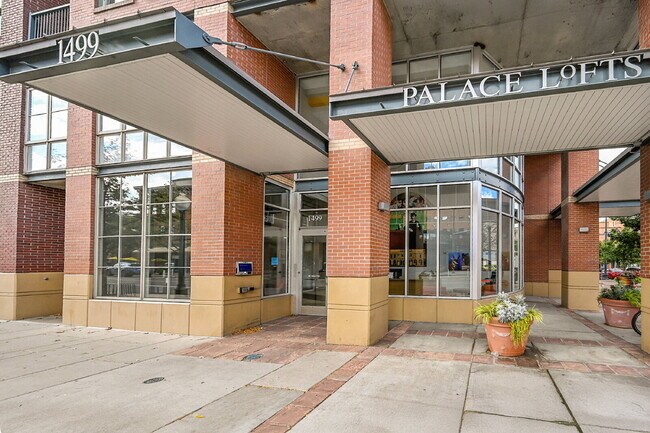 Foto del edificio - $2,595.00, 1 bed, 1.5. bath located in Denver