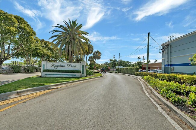 Foto del edificio - 13080 Coronado Ln