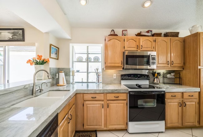 Photo - 20 Commodore Pl House