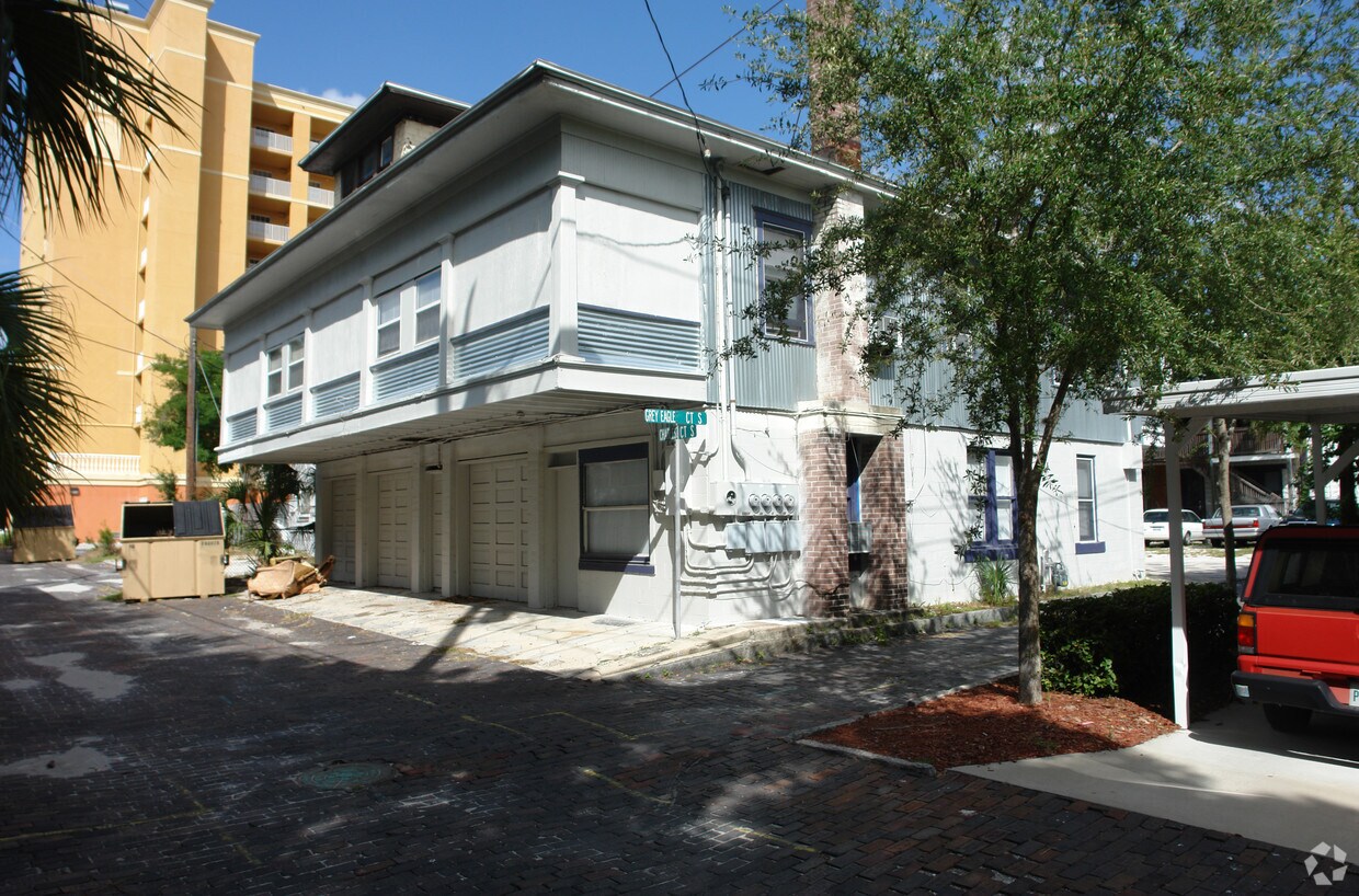 Building Photo - 728 3rd Ave S