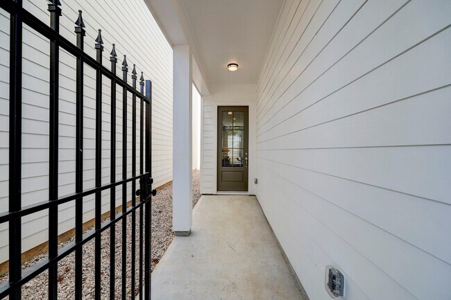 Foto del edificio - 9408 McGallion Rd