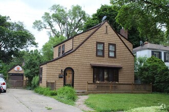 Building Photo - 1113 S Franklin Ave