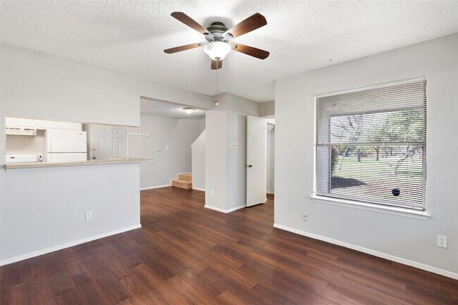 Building Photo - 3009 W Slaughter Ln