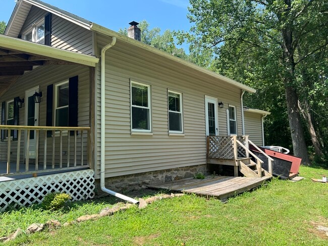 Foto del edificio - 734 Old Clinton Rd