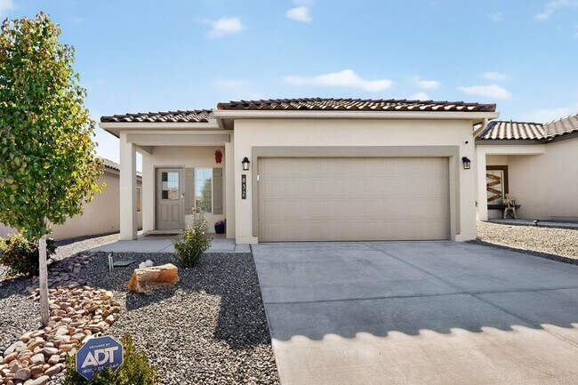 Foto del edificio - 832 Amatista Lp SE