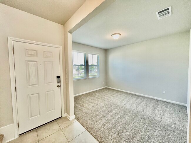 Building Photo - 2040 Arendale Dr