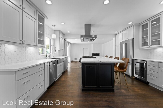 Foto del edificio - 2 br, 1.5 bath House - 101 Marion St